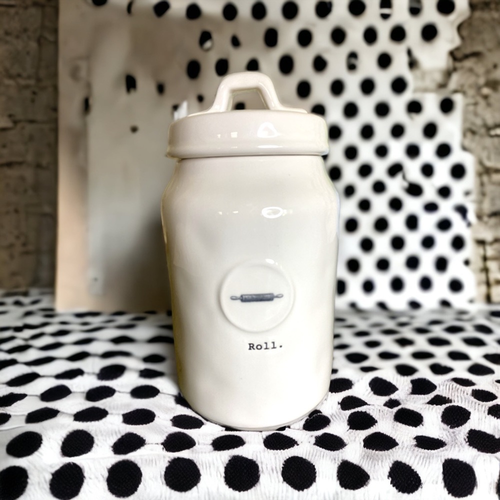 Rae Dunn Artisan jar